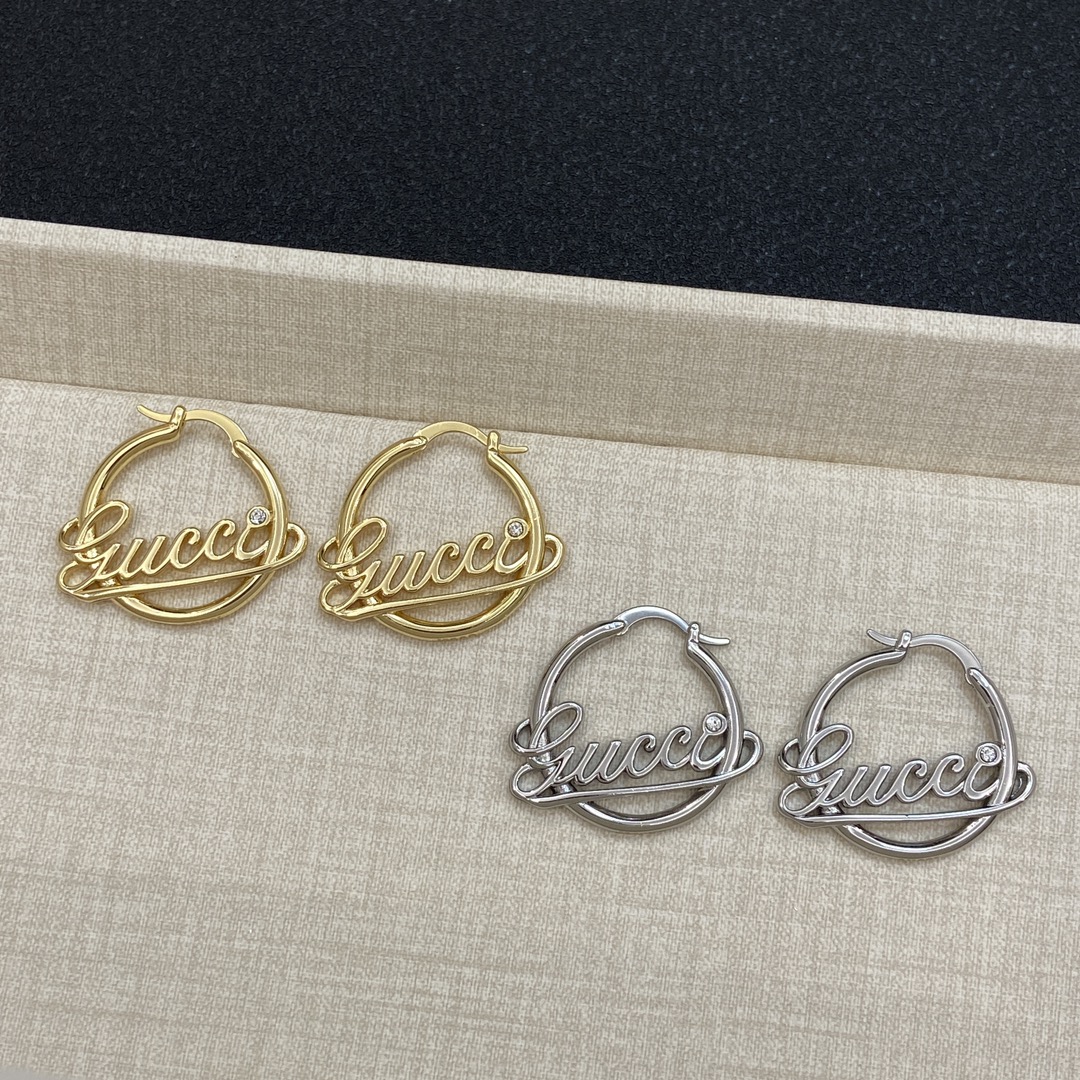 TOP GUCCI Circle Earrings with Letters - Silver/Gold