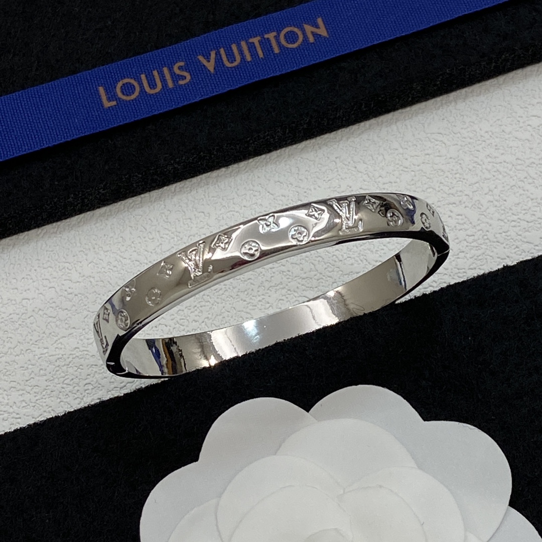TOP Louis Vuitton LV Bracelet - 2 Color