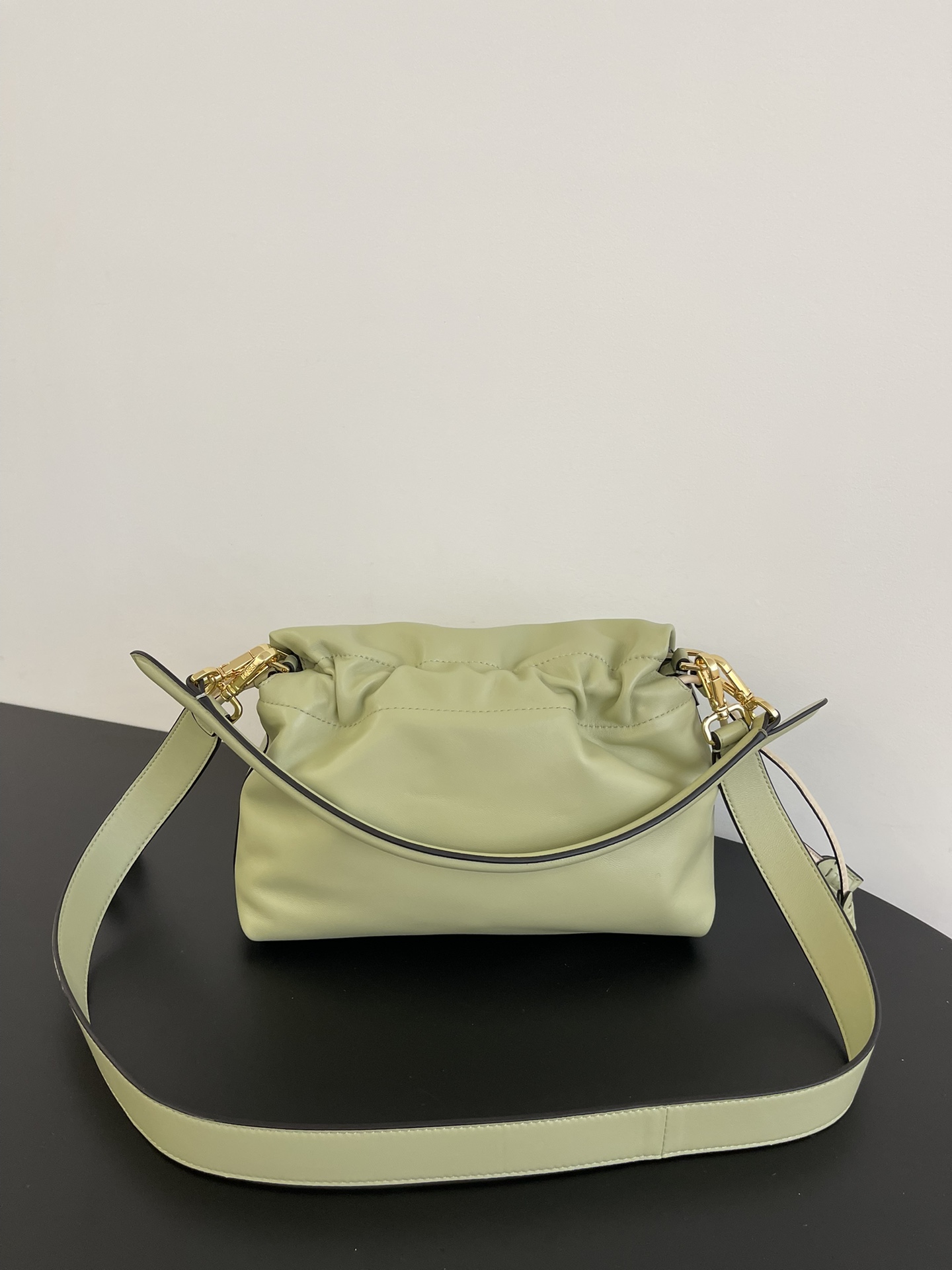 TOP FENDI Mamma Baguette Bag 26.5x8.5x18cm - Light Green