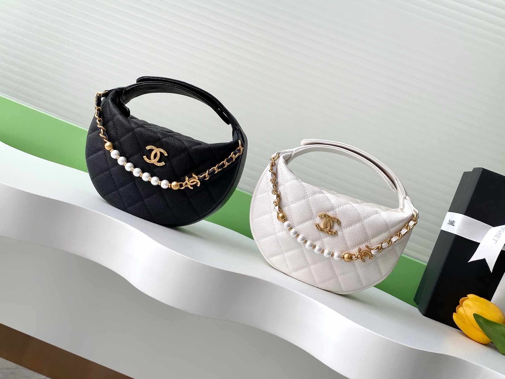 TOP CHANEL Pearl Chain Bag Cowhide 16*16*5.5cm - 2 Color
