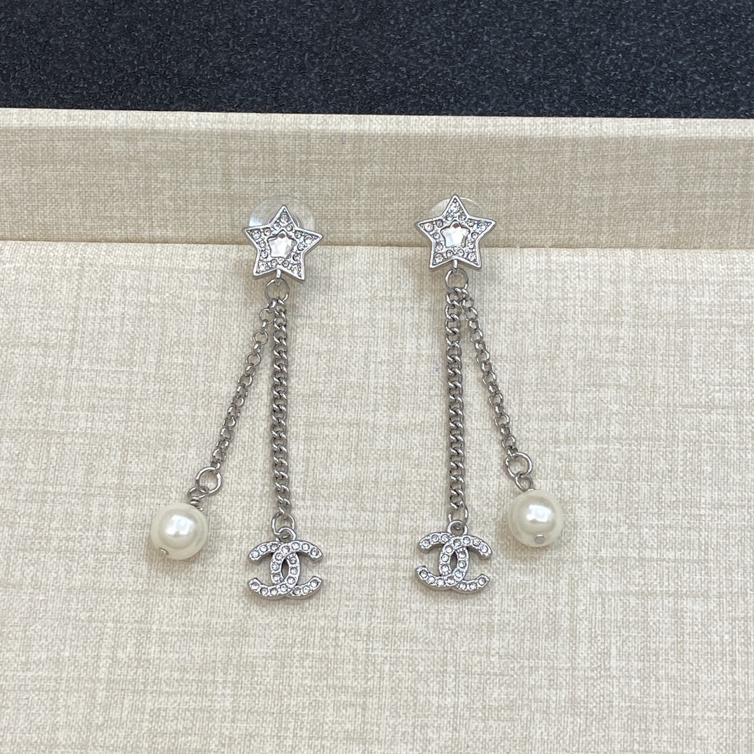 TOP CHANEL CC Earrings- 2 Colors