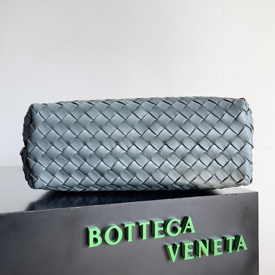 TOP Bottega Veneta BV Andiamo Bags Woven Handbags Lambskin 32x24x12 cm - Blue