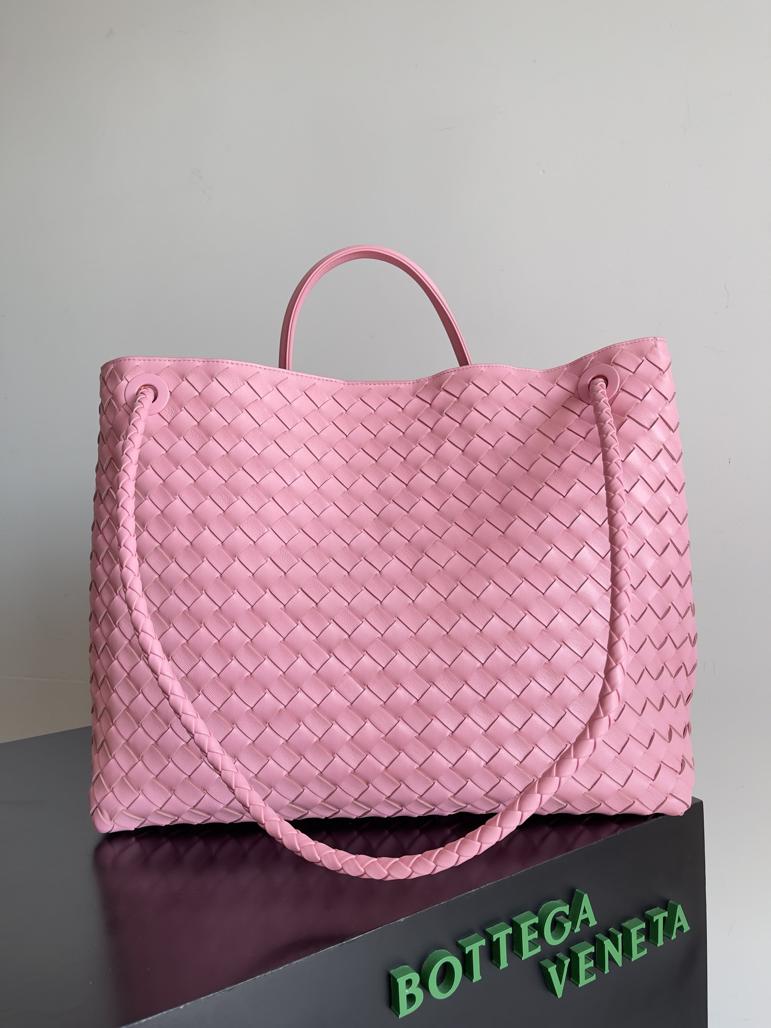 TOP Bottega Veneta BV Andiamo Bags - Pink