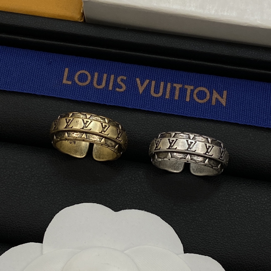 TOP Louis Vuitton LV Ring - 2 Colors