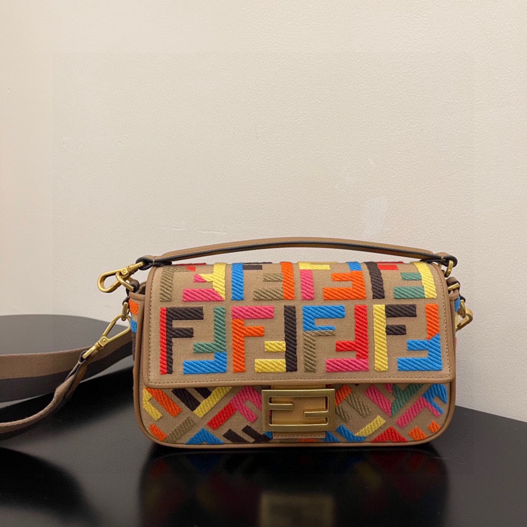 TOP FENDI Embroidery Baguette Bag - 26x5x15cm - 5 Colors