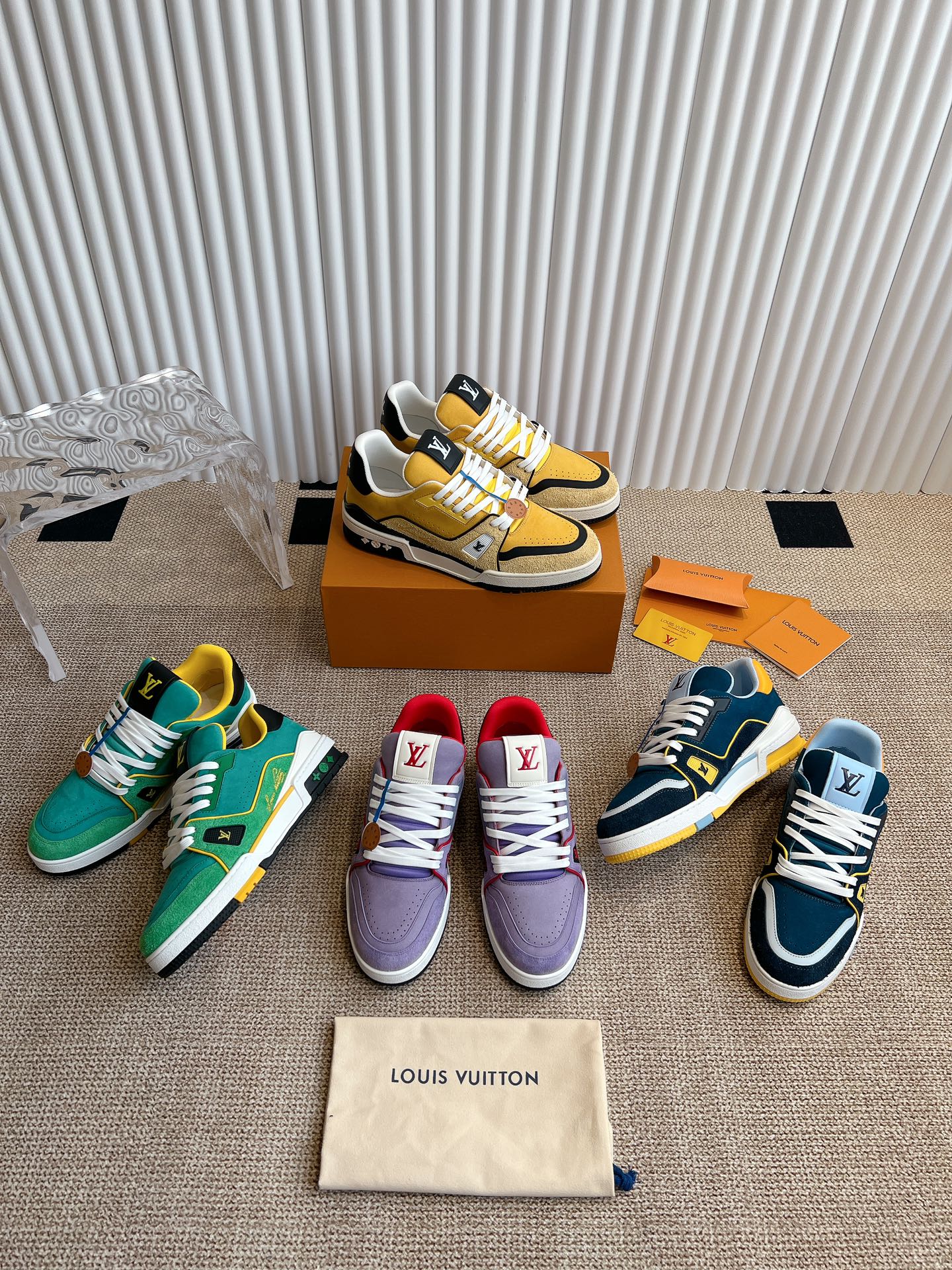 TOP Louis Vuitton LV Sneakers - 4 Colors