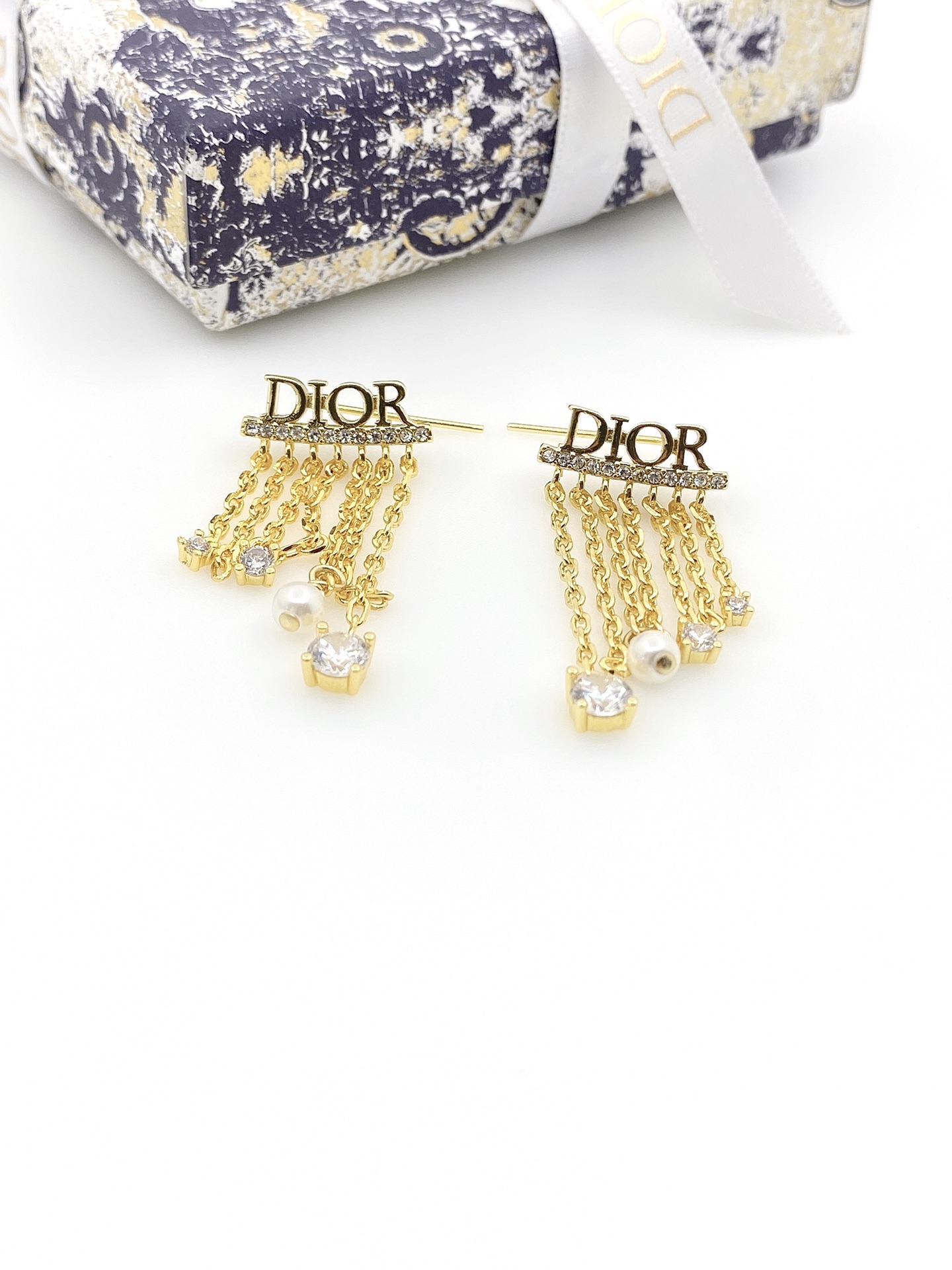TOP Christian Dior Tassel Earrings - Gold