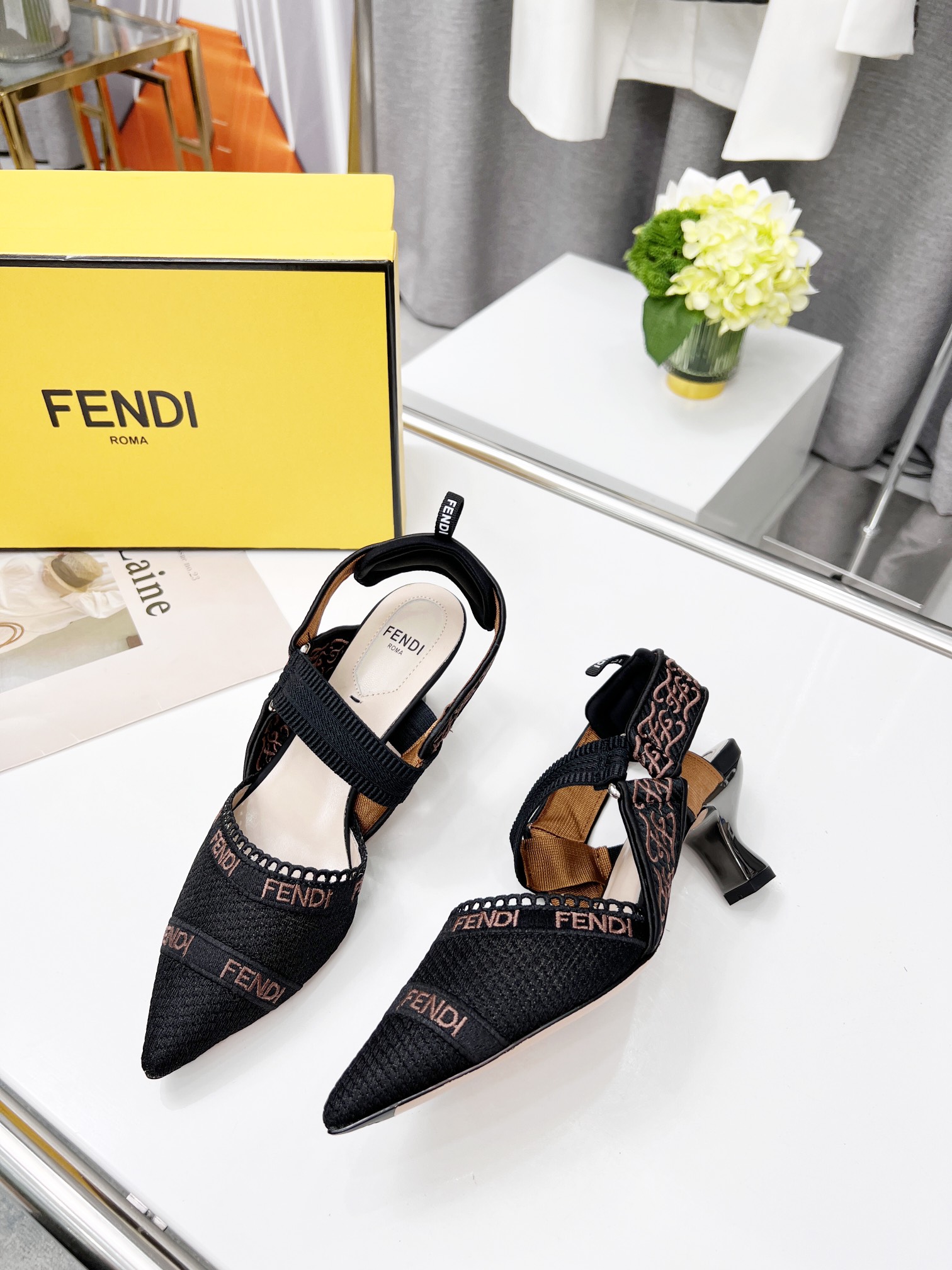 TOP FENDI The Upper Is Made Of Semi Transparent Nano Technology Mesh Fabric - 4 Colors