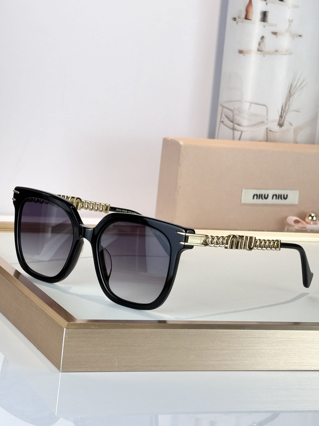 TOP Miu Miu Sunglasses - 4 Colors
