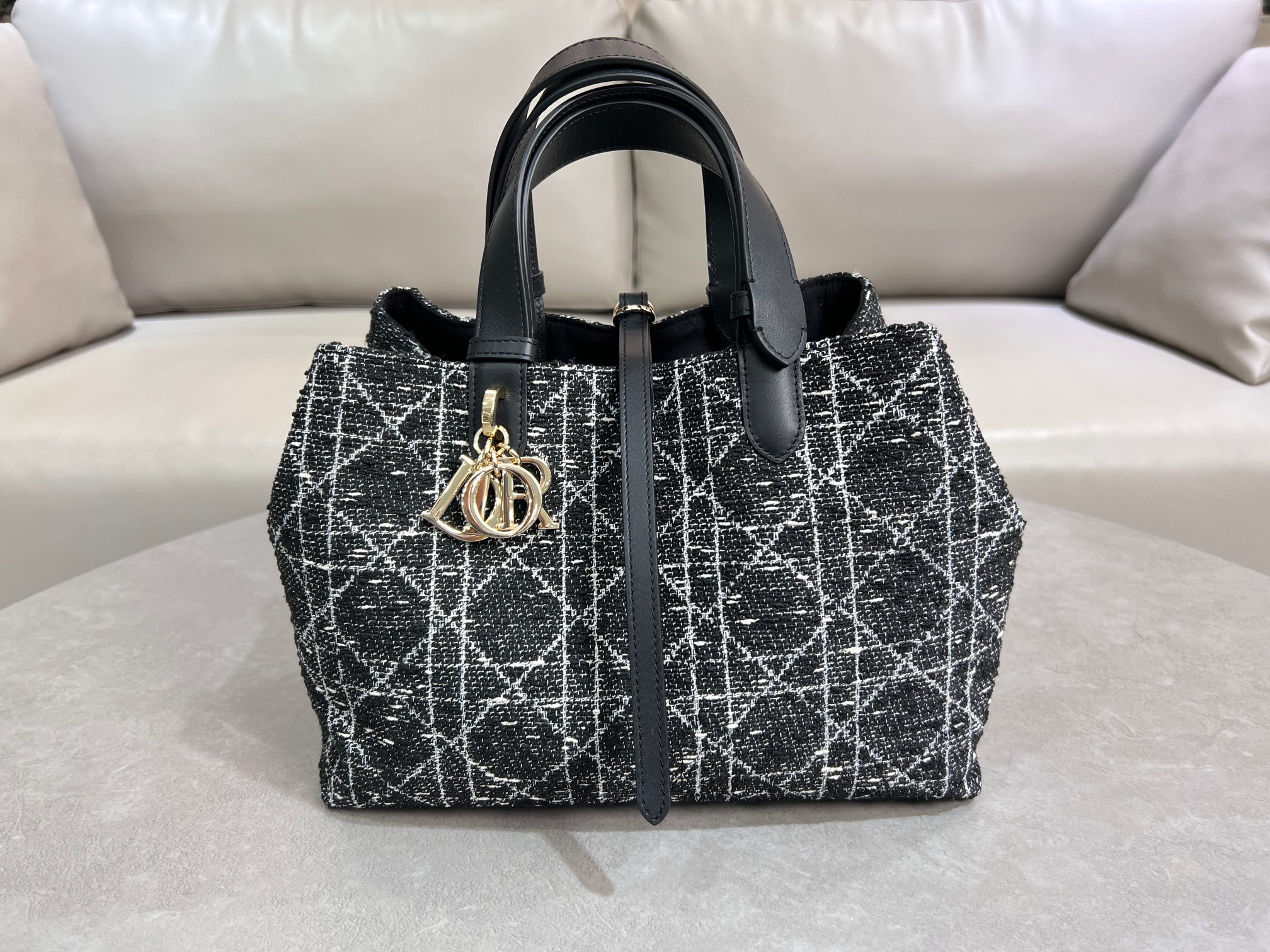 TOP Christian Dior Toujours Handbag 28.5x21.5x17cm - Black