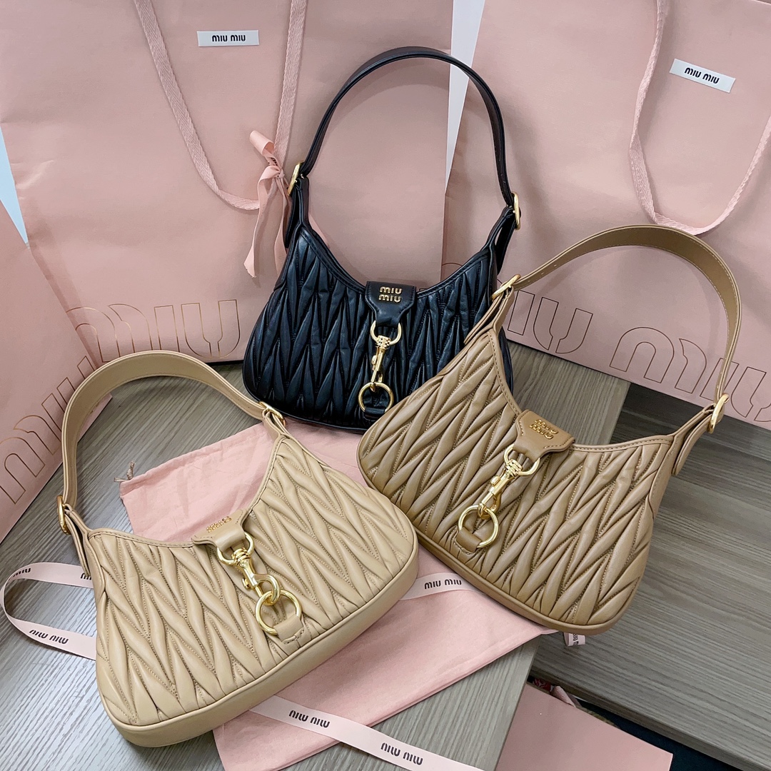 TOP Miu Miu Classic Matelasse Lambskin Hobo Armpit Bag 29 x 15 x 14 cm - 3 Color
