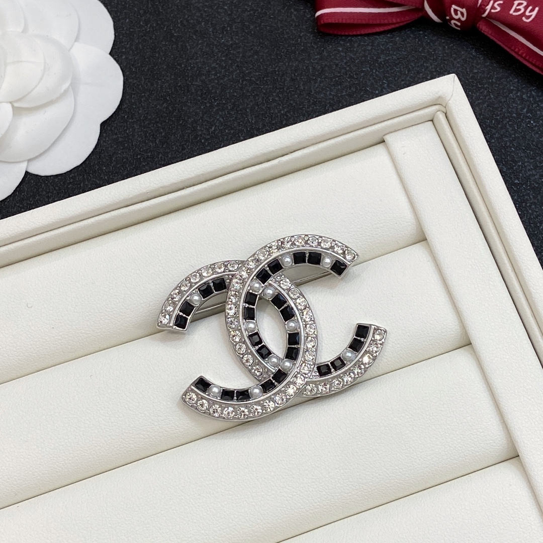 TOP CHANEL Brooch - Sliver