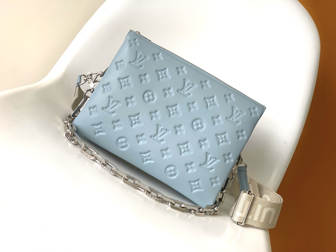 TOP Louis Vuitton LV £V Coussin 26 x 20 x 12 cm- HAZE BLUE