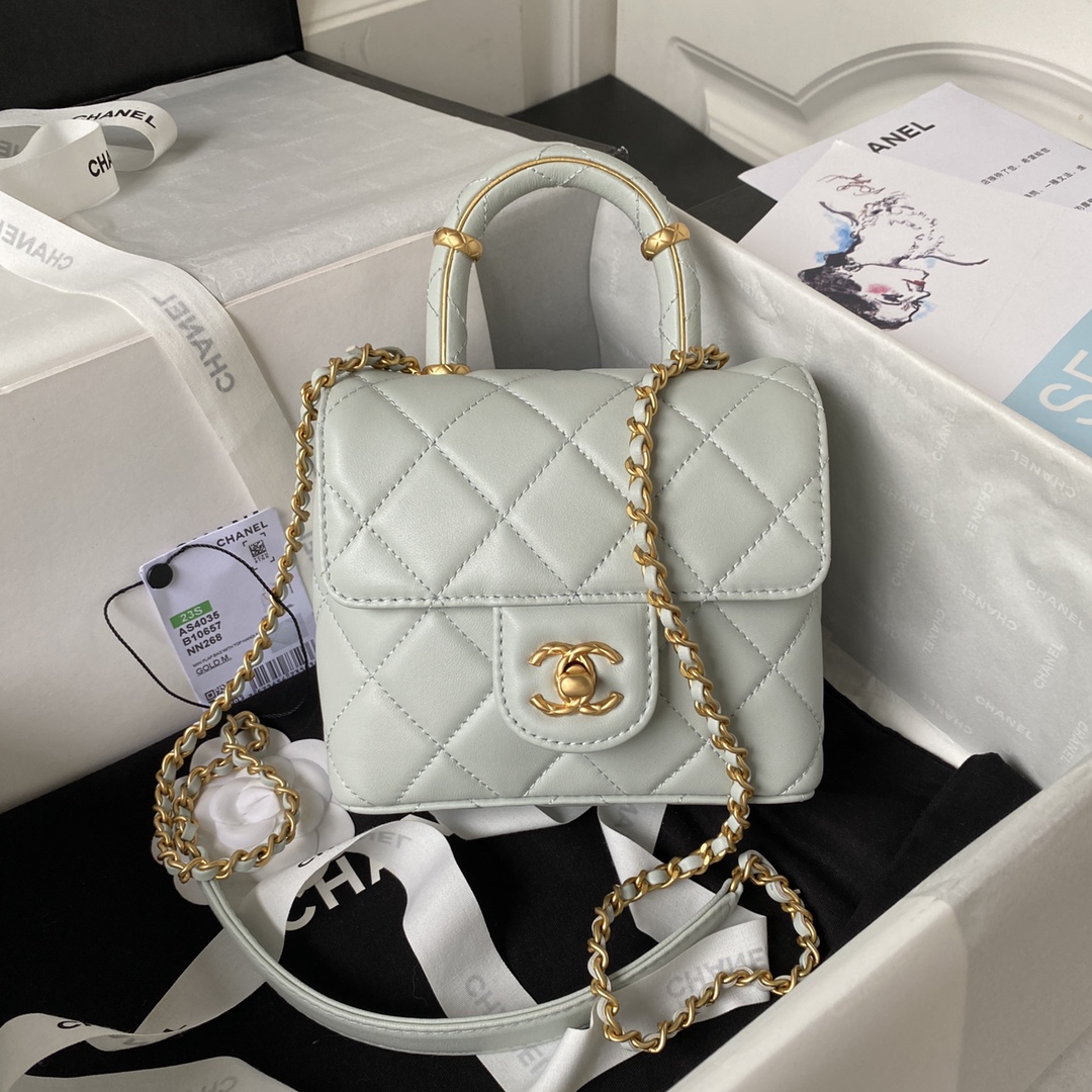 TOP CHANEL Lambskin Small Clutch 15*15.5*7.5 cm - White