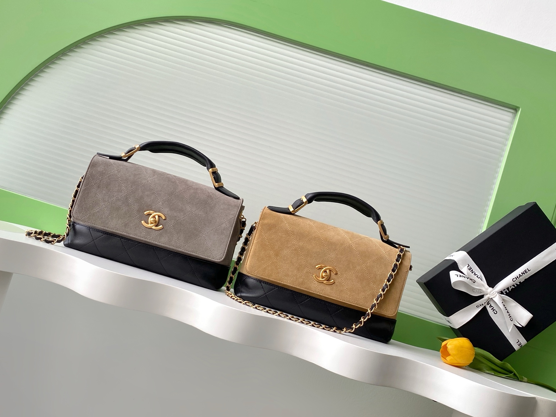 TOP CHANEL Leather Bag 18-29-8 cm - 2 Colors