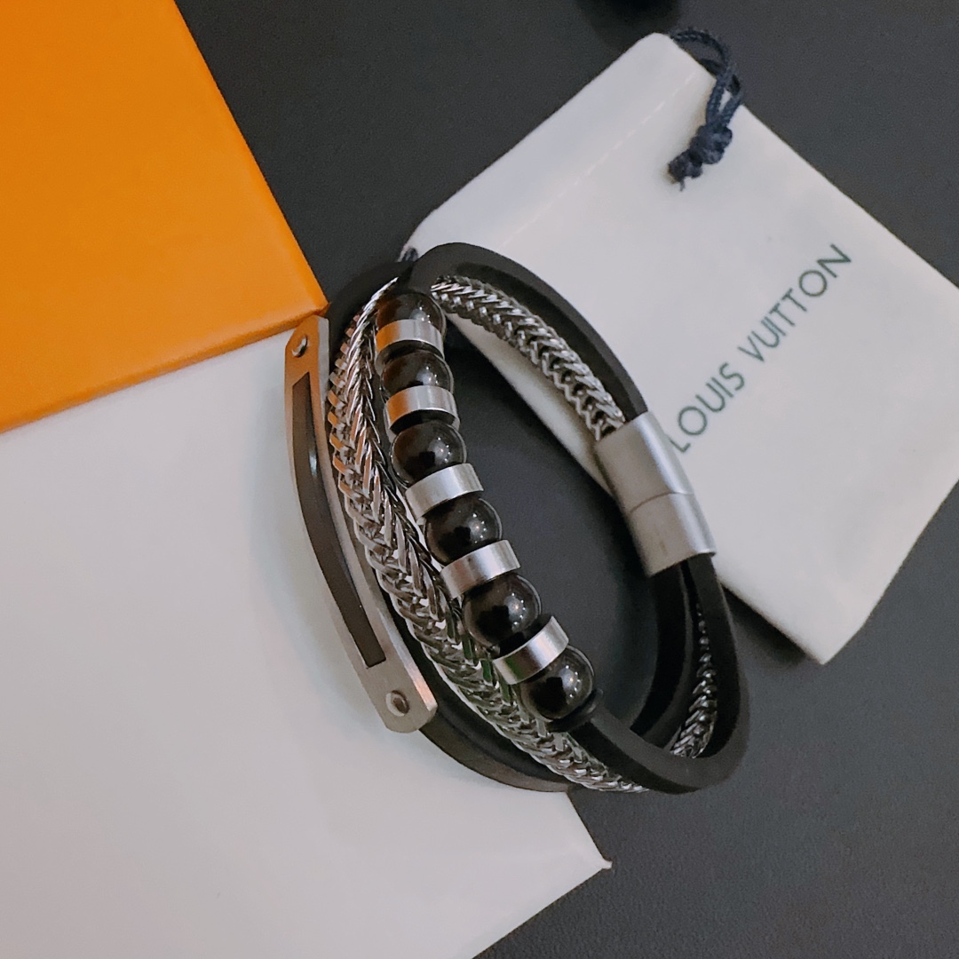 TOP Louis Vuitton LV Vintage Cowhide Bracelet - Black