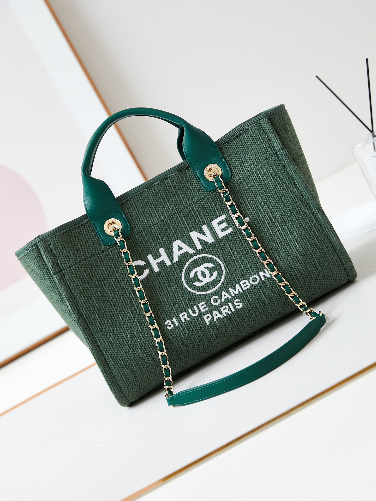 TOP CHANEL Deauville Bag Small Beach Bag 32cm - Olive Green