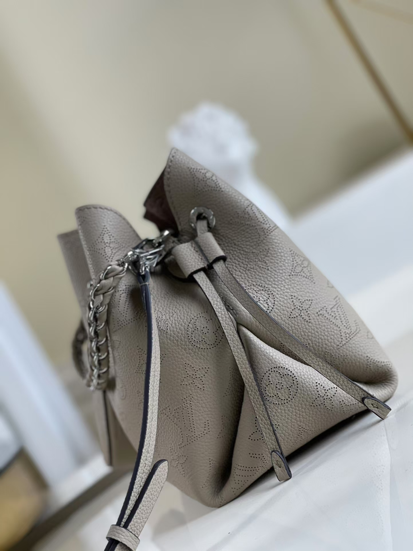 TOP Louis Vuitton LV Bella Mahina Bucket Bag 19x22x14 cm - Gray