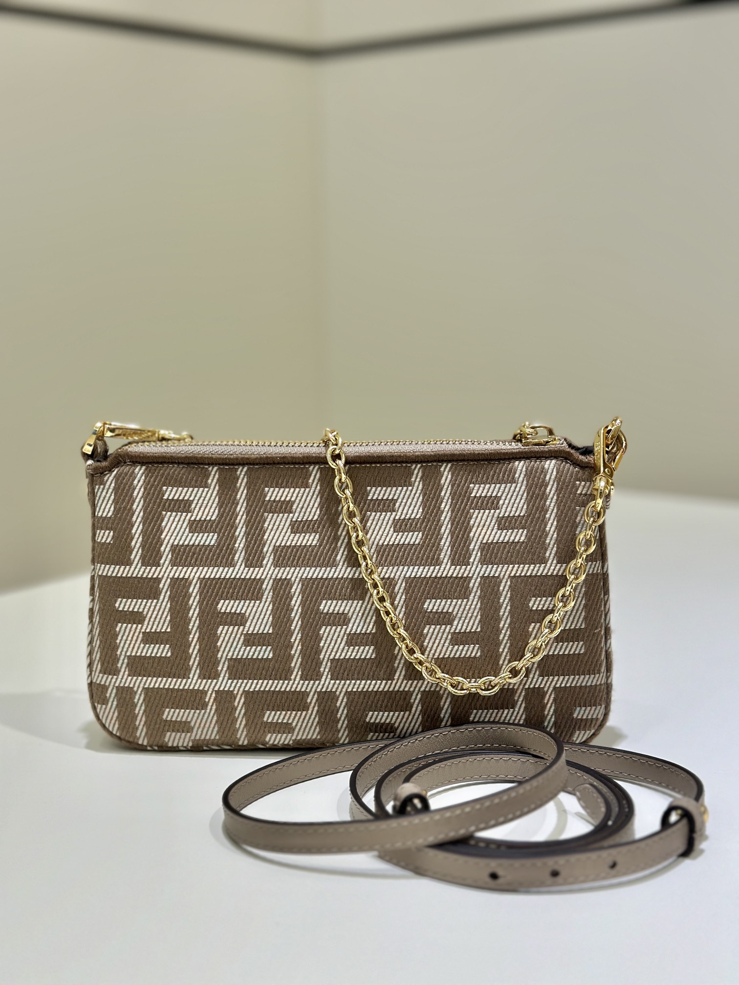 TOP FENDI FF Baguette Clutch Bag 20*3*12cm - GHW