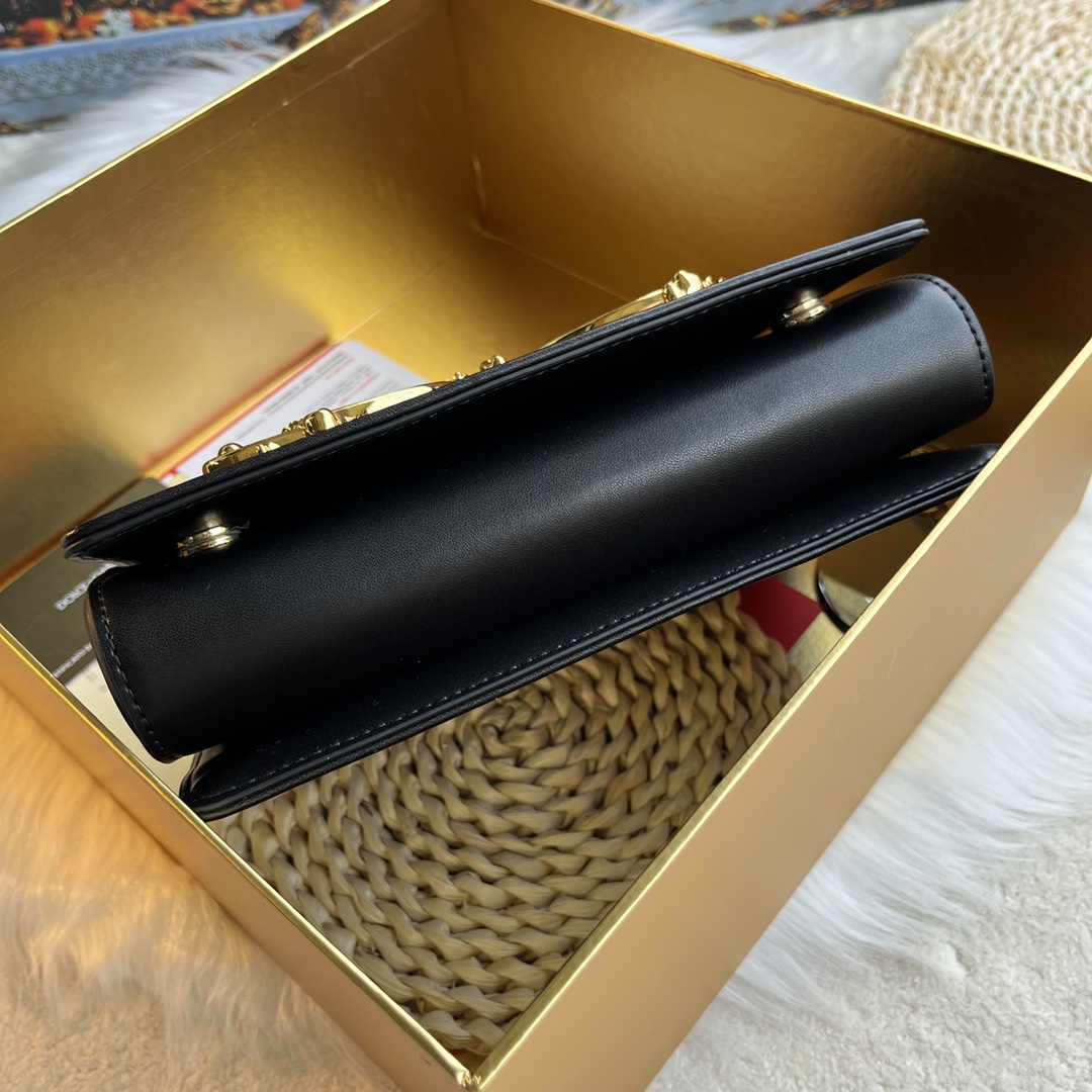 Dolce&Gabbana Small leather shoulder bag (Replica)