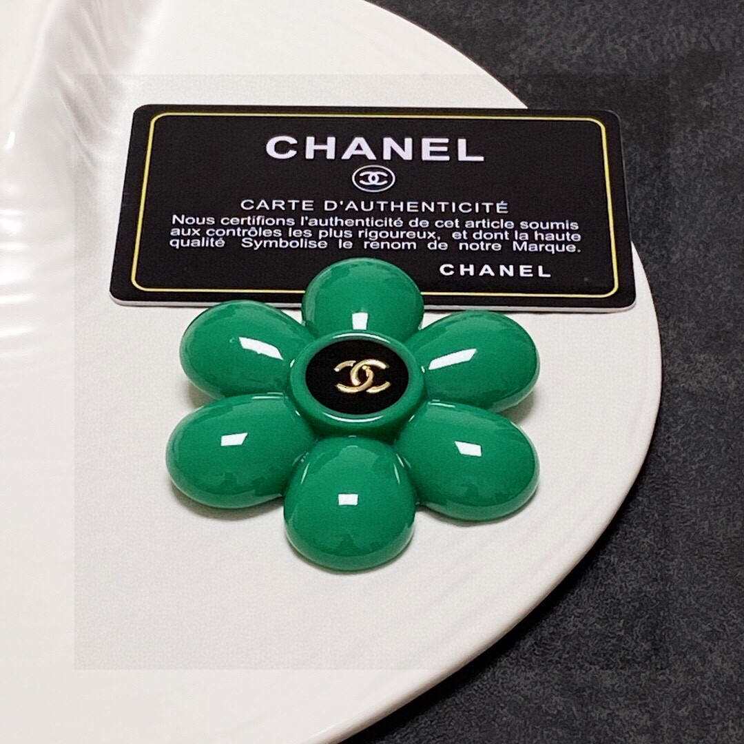 TOP CHANEL Flower Brooch-Green