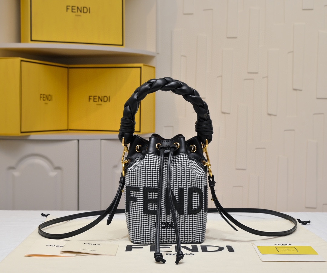 TOP FENDI Mon Tresor HandBag - 2 Color
