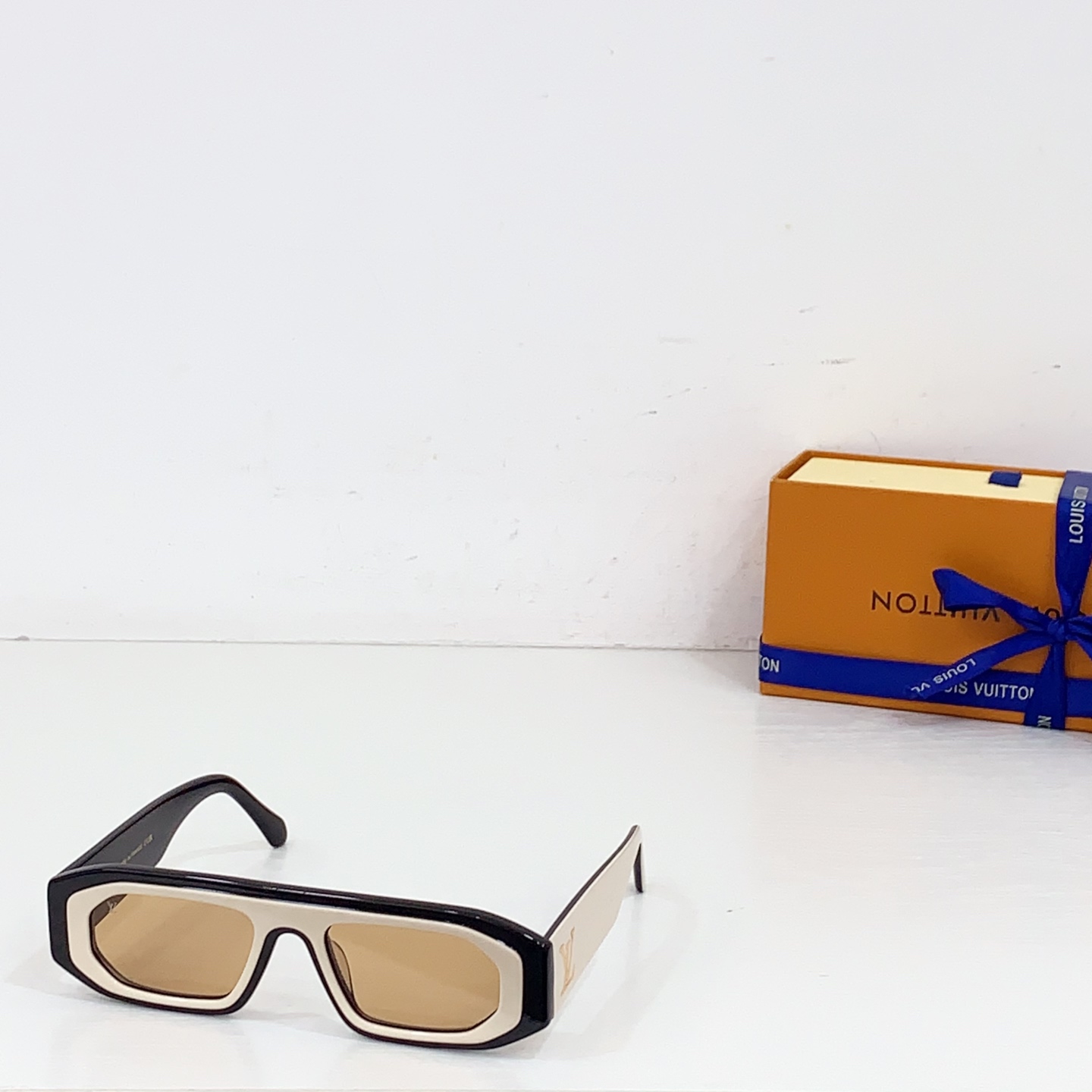 TOP Louis Vuitton LV Sunglasses - 6 Colors
