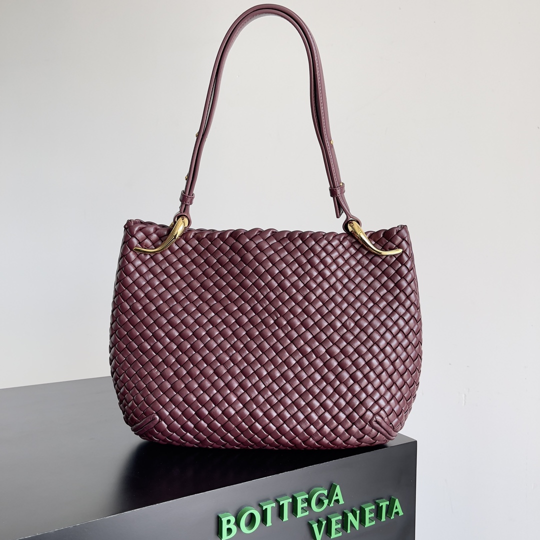 TOP Bottega Veneta BV Clicker Bags - Red