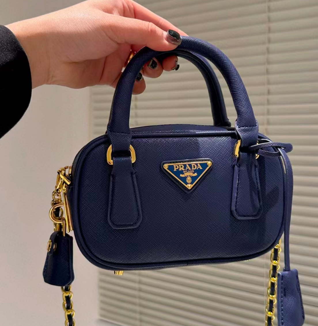 Prada Saffiano Leather Handbag（Replica）