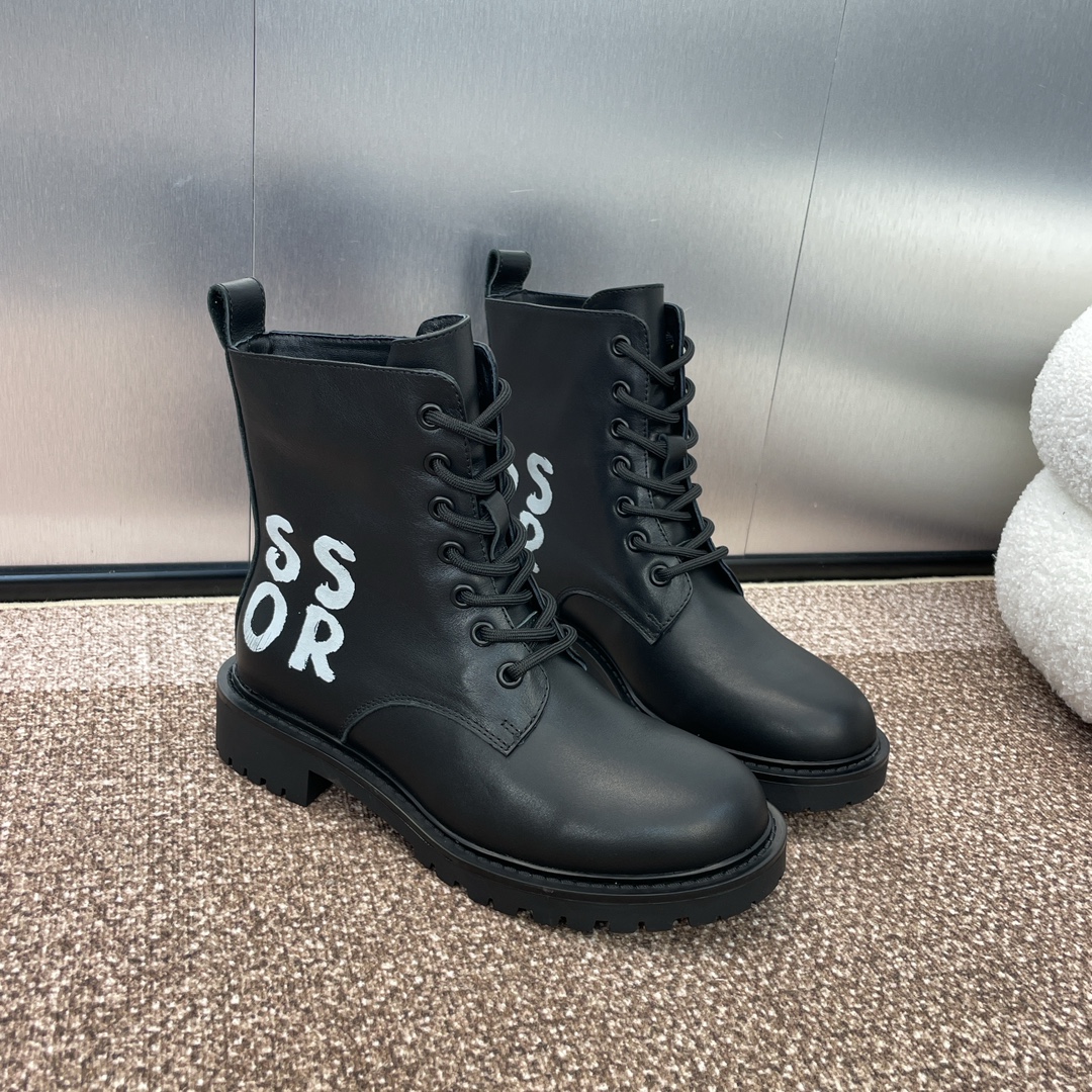 TOP Christian Dior MISS DIOR Logo Graffiti Boots - Black