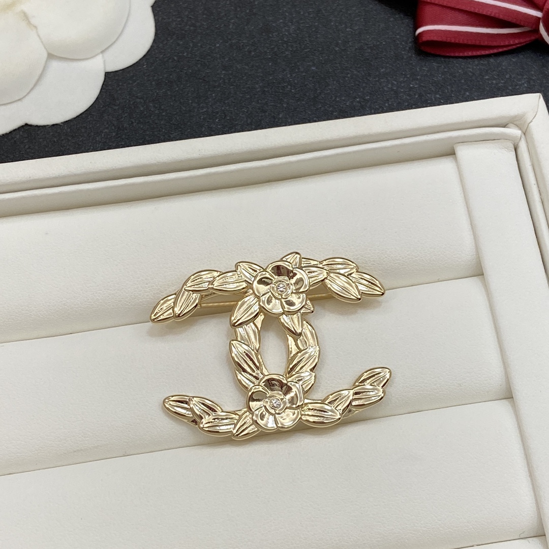 TOP CHANEL Brooch - Gold