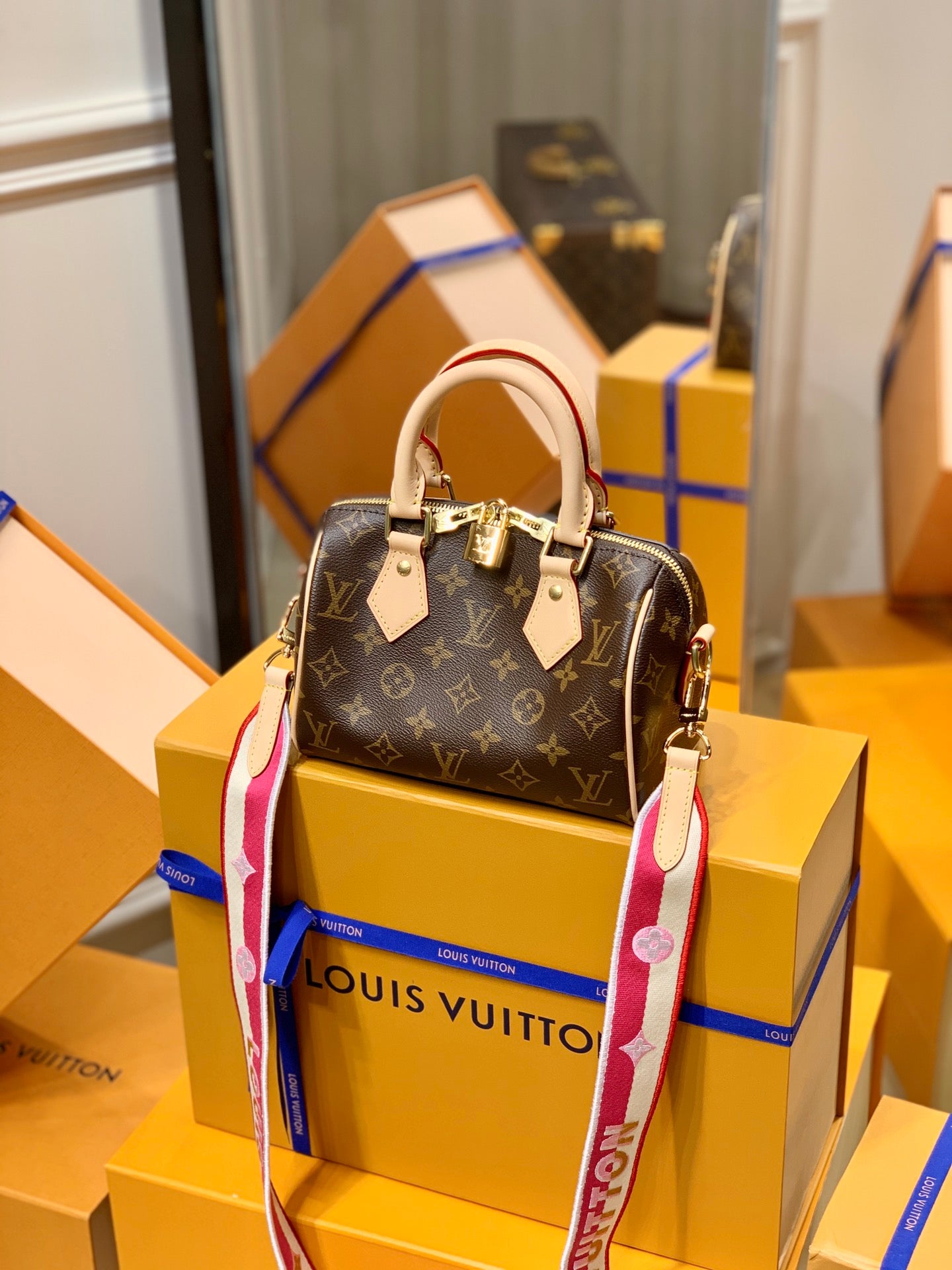 TOP Louis Vuitton LV Speedy 20 Monogram Crossbody Bag 20x13.5x12cm - Fuchsia