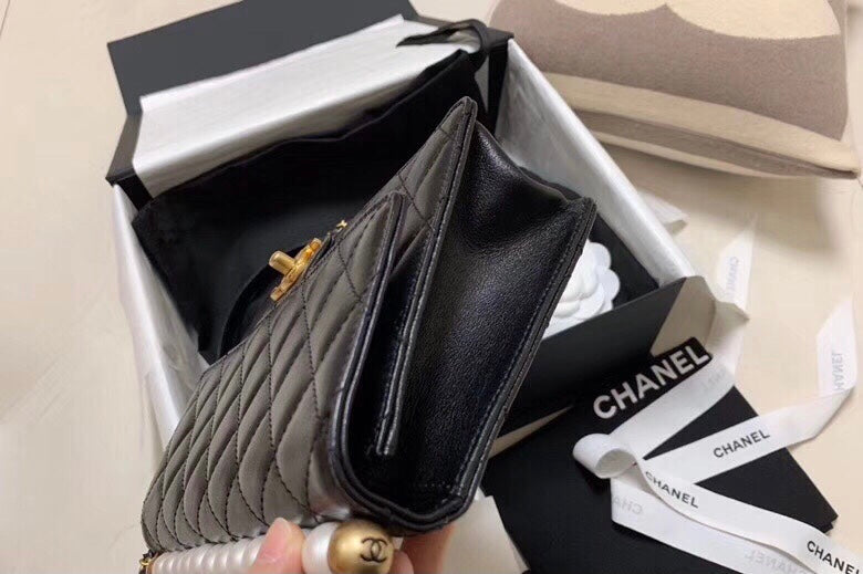 TOP CHANEL Flap Bag Quilted Chic Pearl Lambskin Small - Black