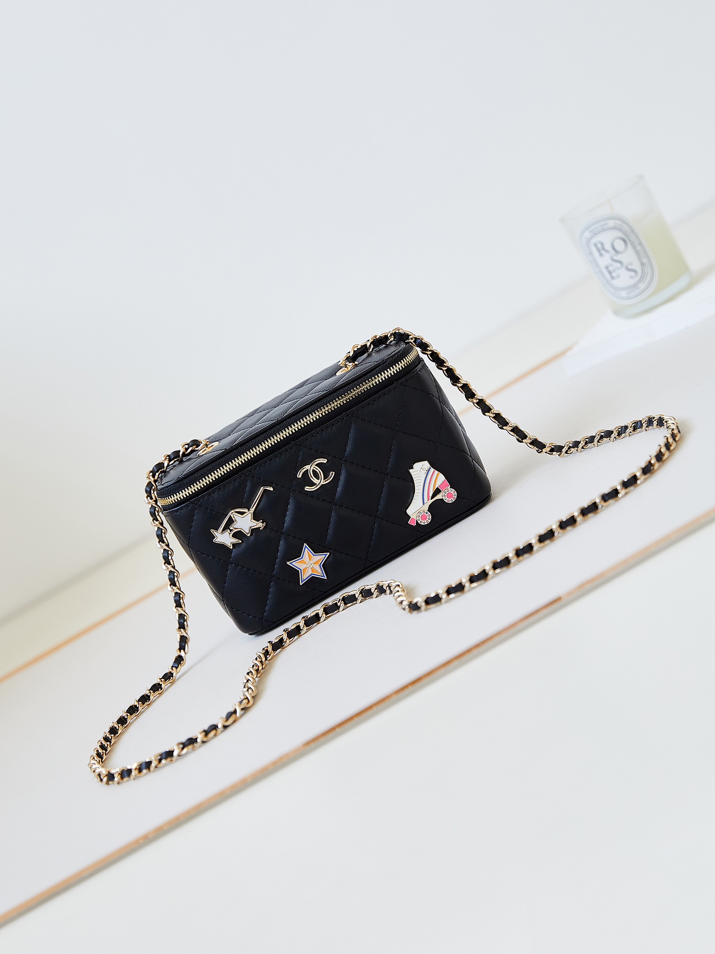 TOP CHANEL Small Badge Element 24c Box Bags 9.5×17×8cm - Black/Pink/White