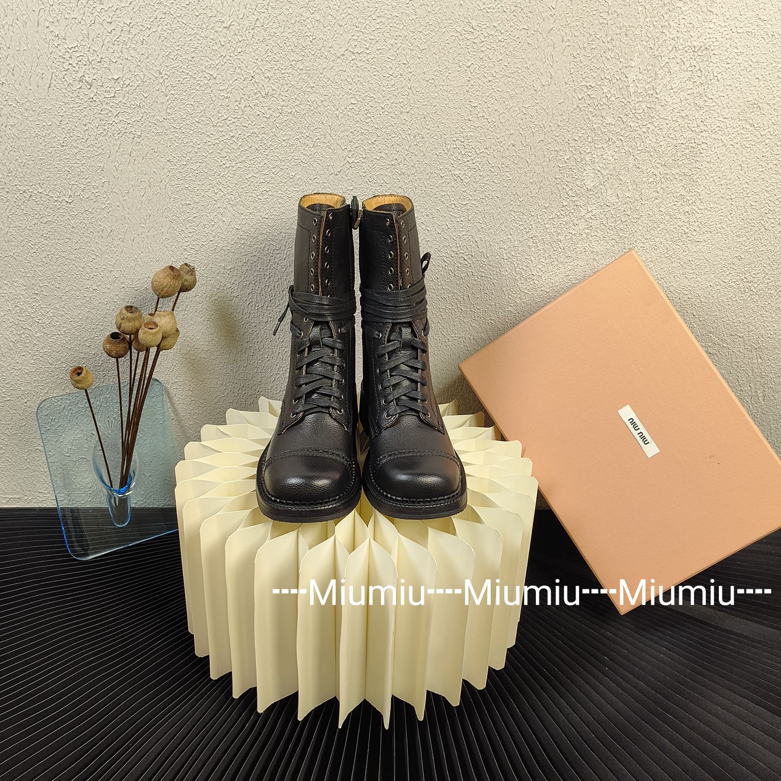 TOP Miu Miu Short Boots - 2 Color