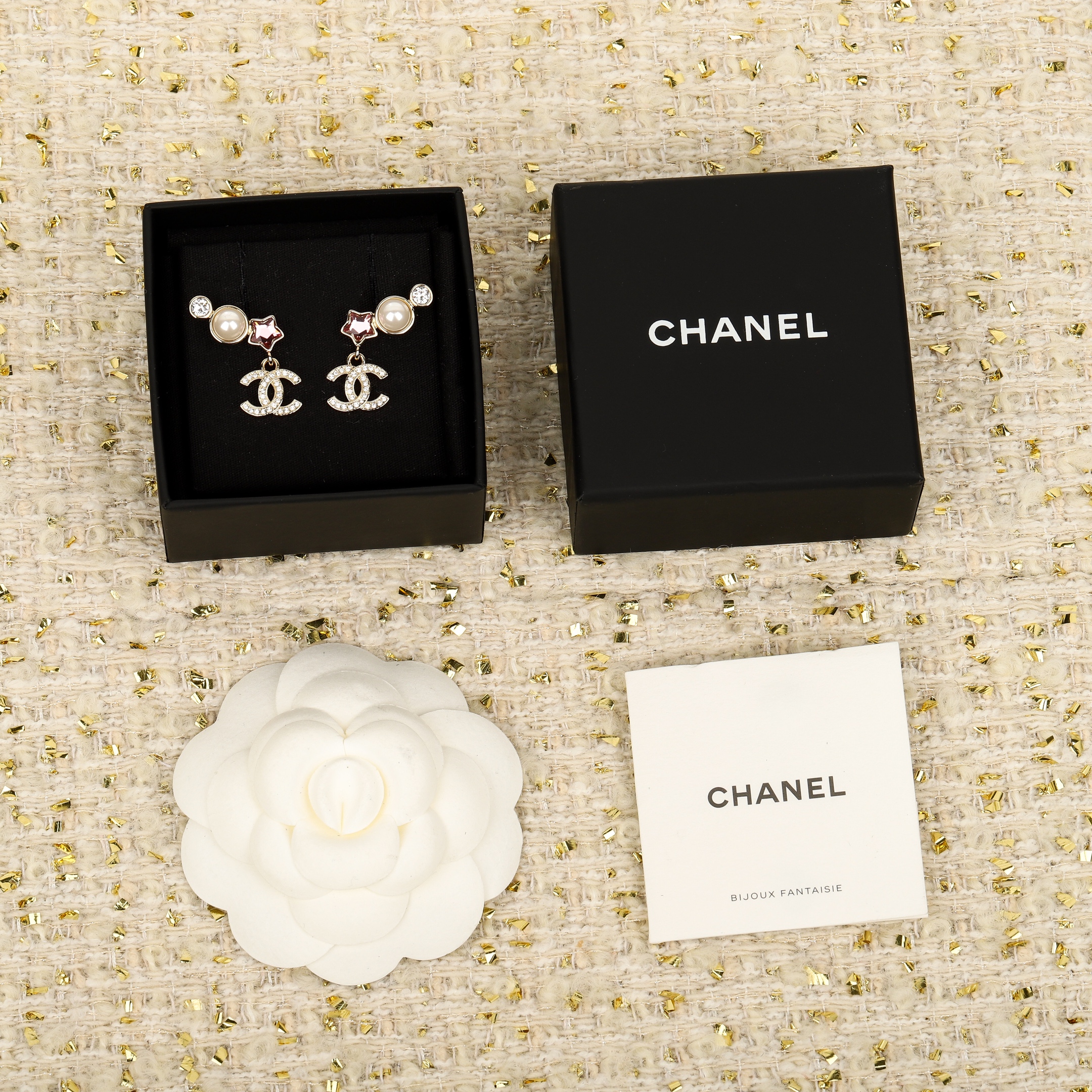 TOP CHANEL Earrings- Gold