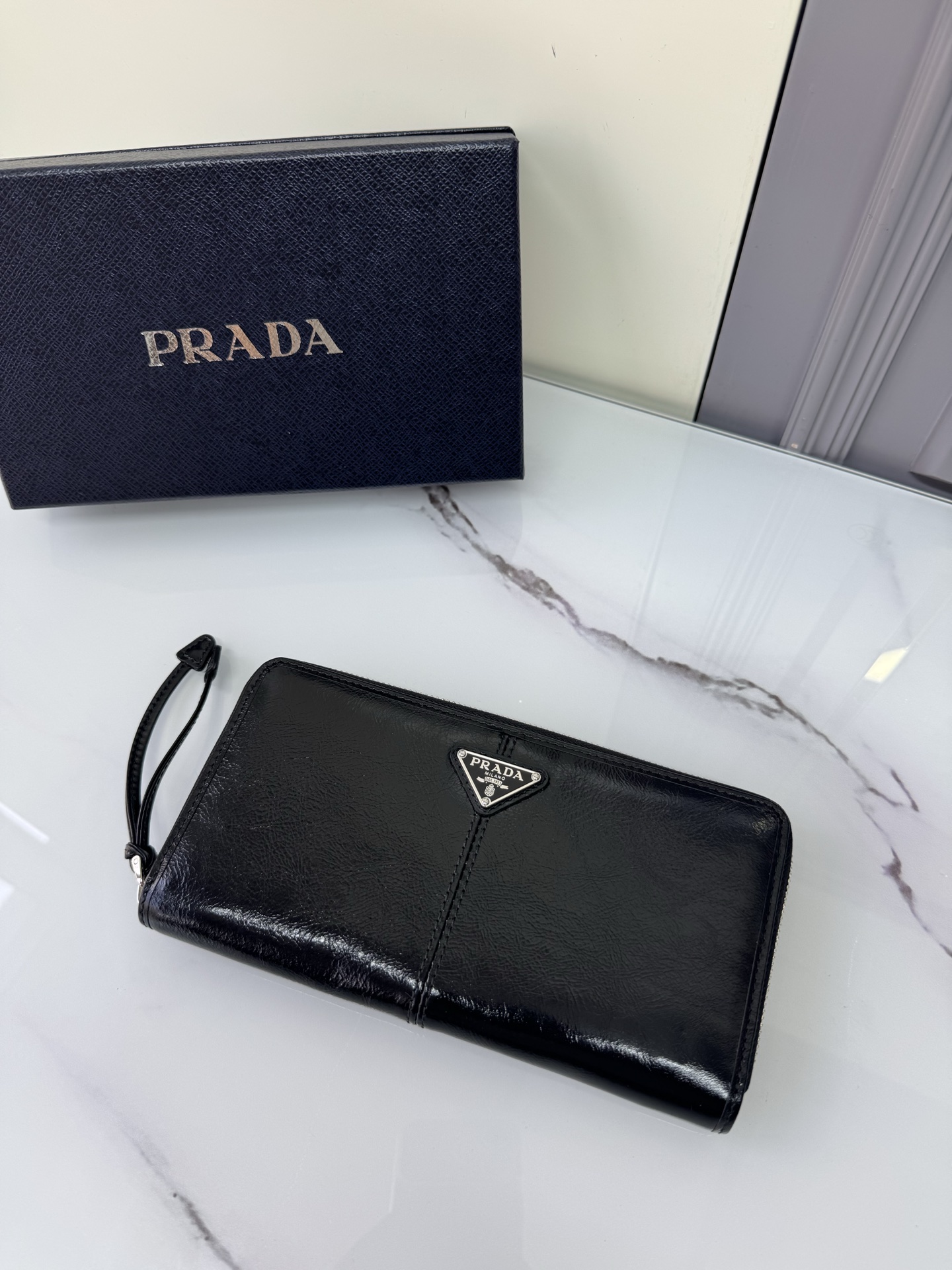 TOP PRADA Oil Waxed Cowhide Wallet 20cm×10.3cm - Black