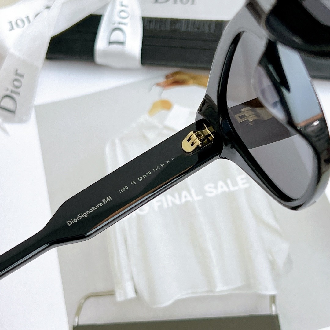 Dior DiorSignature B41 Vintage Cat Eye Black Frame Sunglasses, Gold Trim Decor, Face Slimming Outdoor Shades