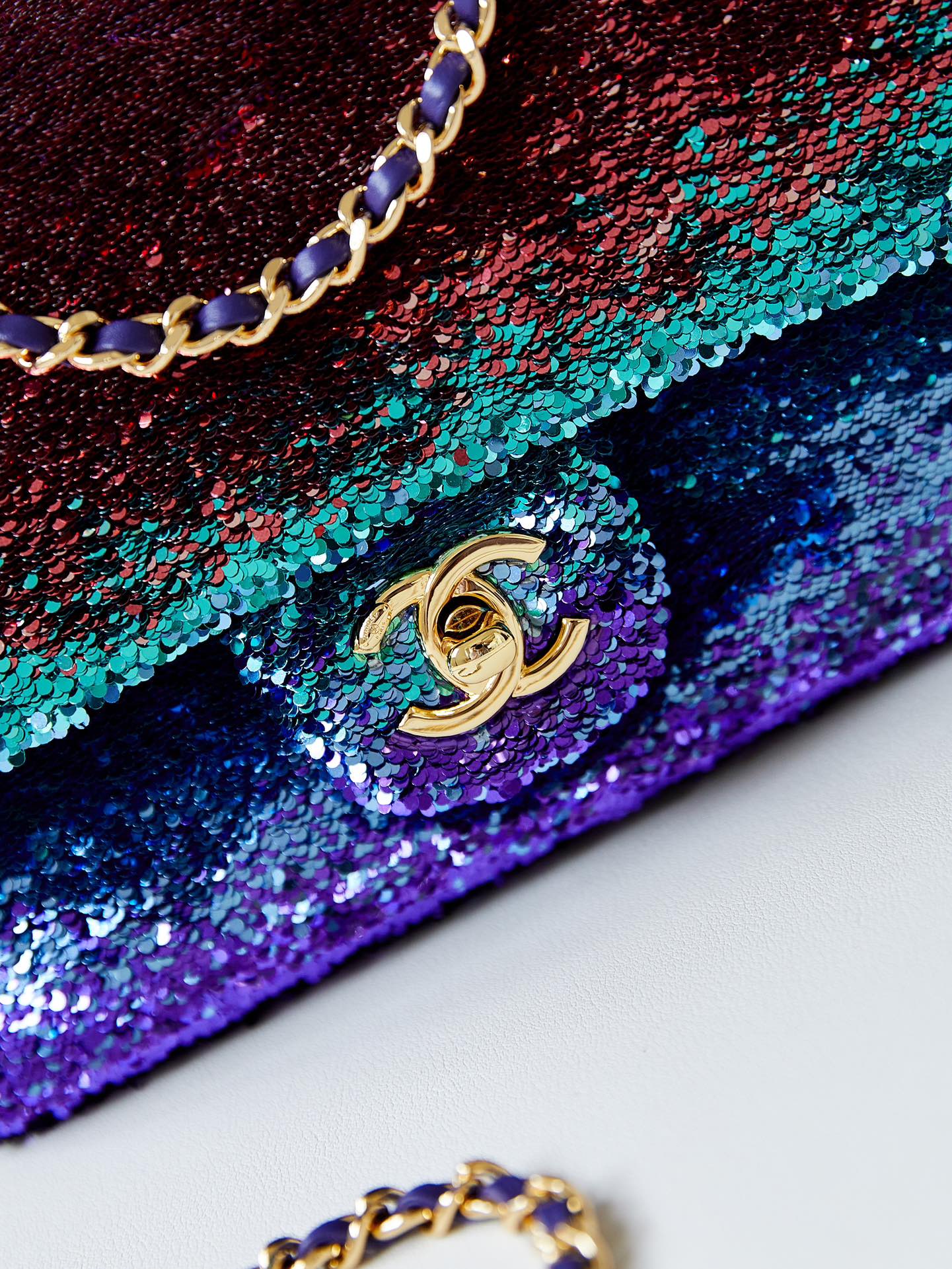 TOP CHANEL Flap Bag with Colorful Sequins 14x21x8cm - Black