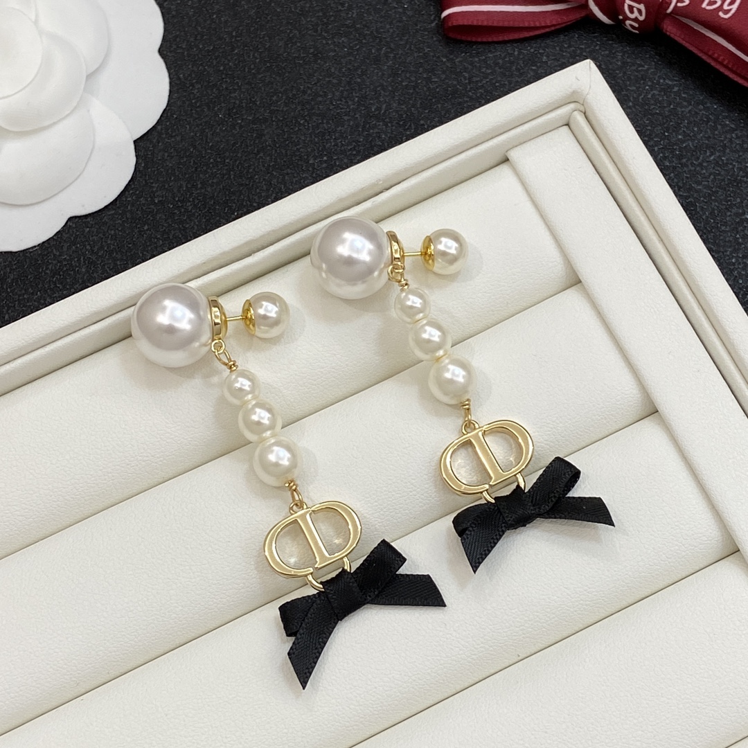 TOP Christian Dior Earrings -Gold