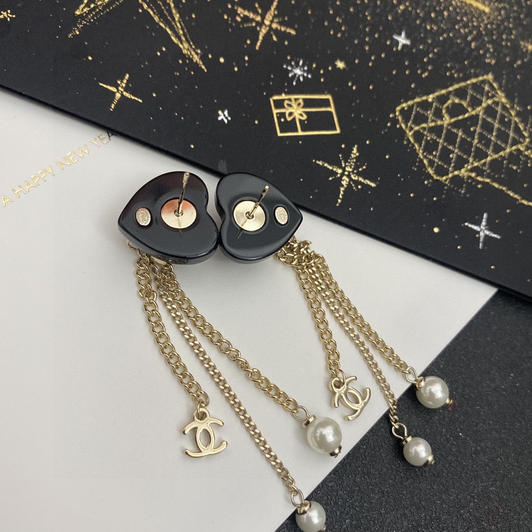 TOP CHANEL Double C Diamond Tassel Pearl Earrings - Gold