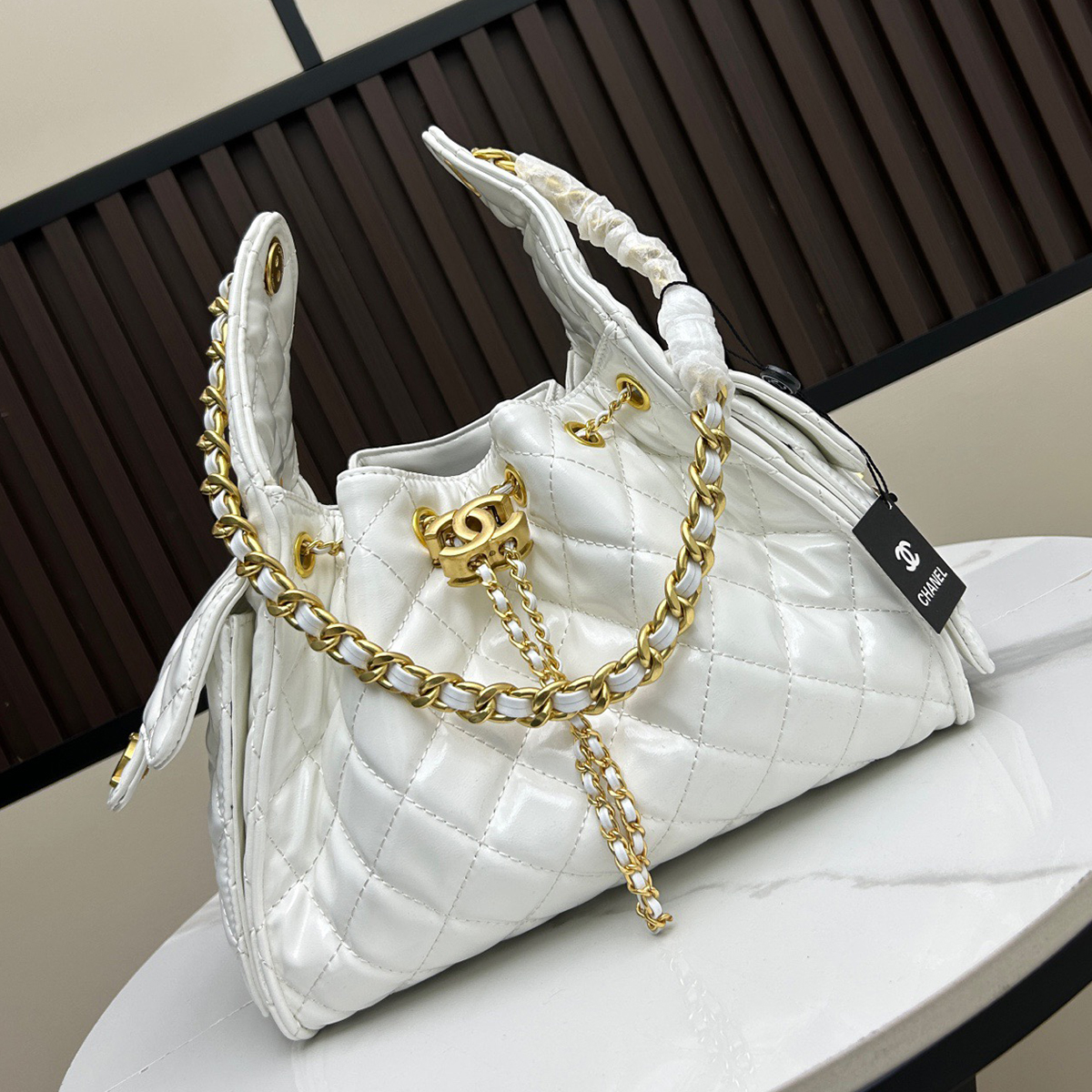 CHANEL 25 Handbag Patent leather & Gold-Tone Metal (Replica)