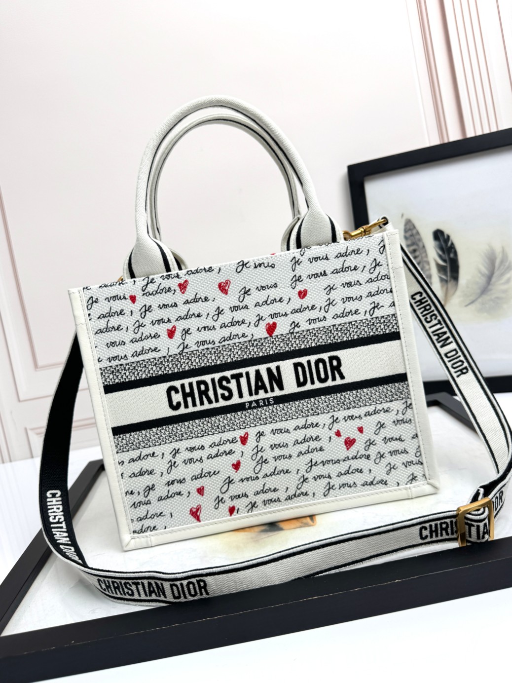 TOP Christian Dior Dioramour Embroidery Book Tote Bags 26.5x 21 x 14CM/36.5 x 28 x 17.5CM - 2 Sizes