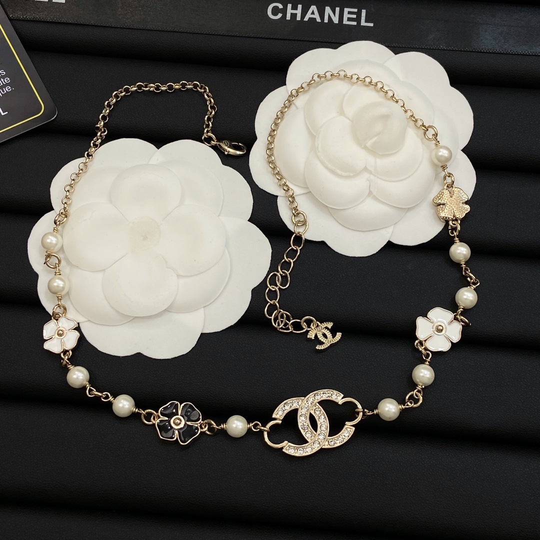 TOP CHANEL Four Leaf Clover Necklace - 2 Color
