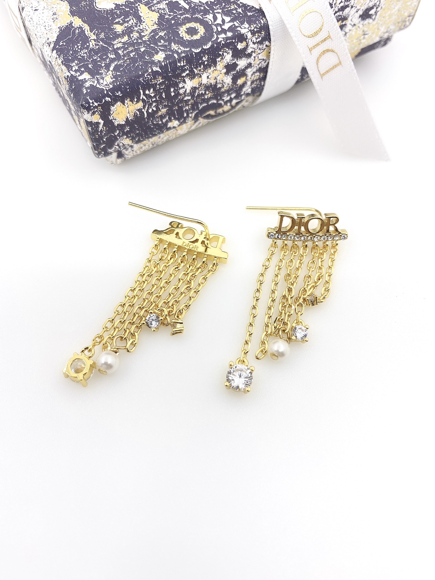 TOP Christian Dior Tassel Earrings - Gold