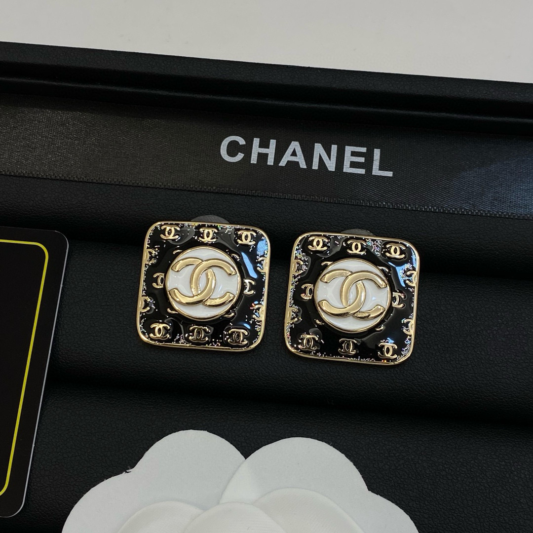 TOP CHANEL Earrings - Collection