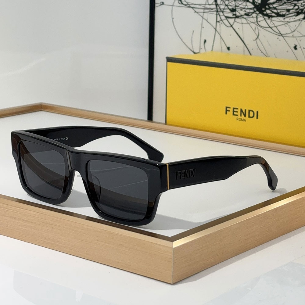 Fendi  Square Plate Sunglasses Top quality （Replica）