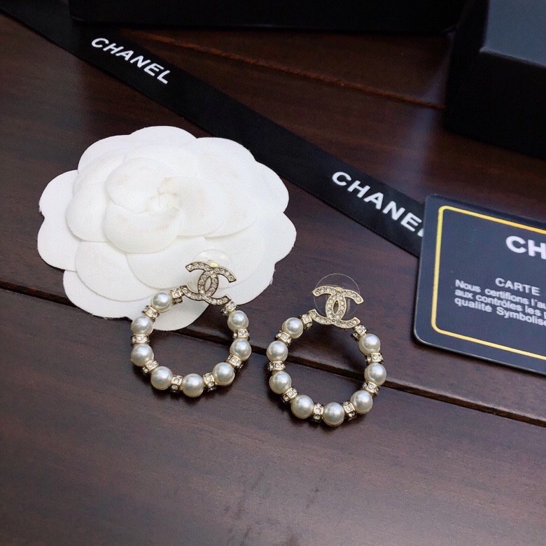 TOP CHANEL Double C Pearl Hoop Earrings