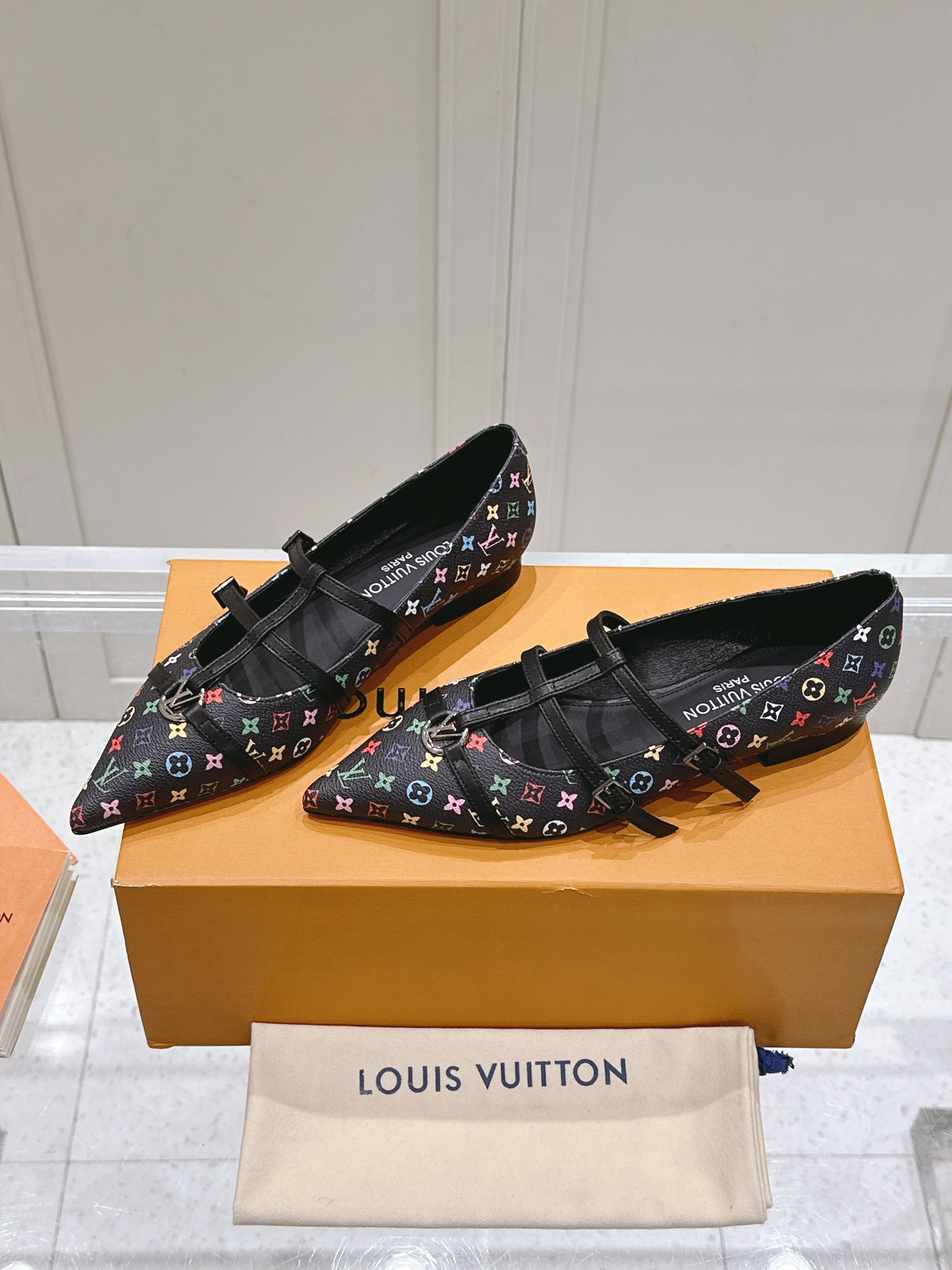 TOP Louis Vuitton LV Flats - 4 Color