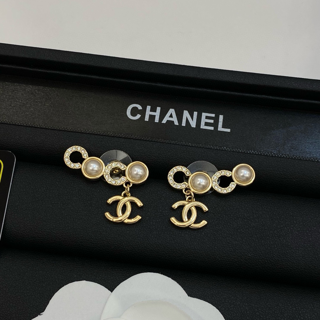 TOP CHANEL Earrings - Collection